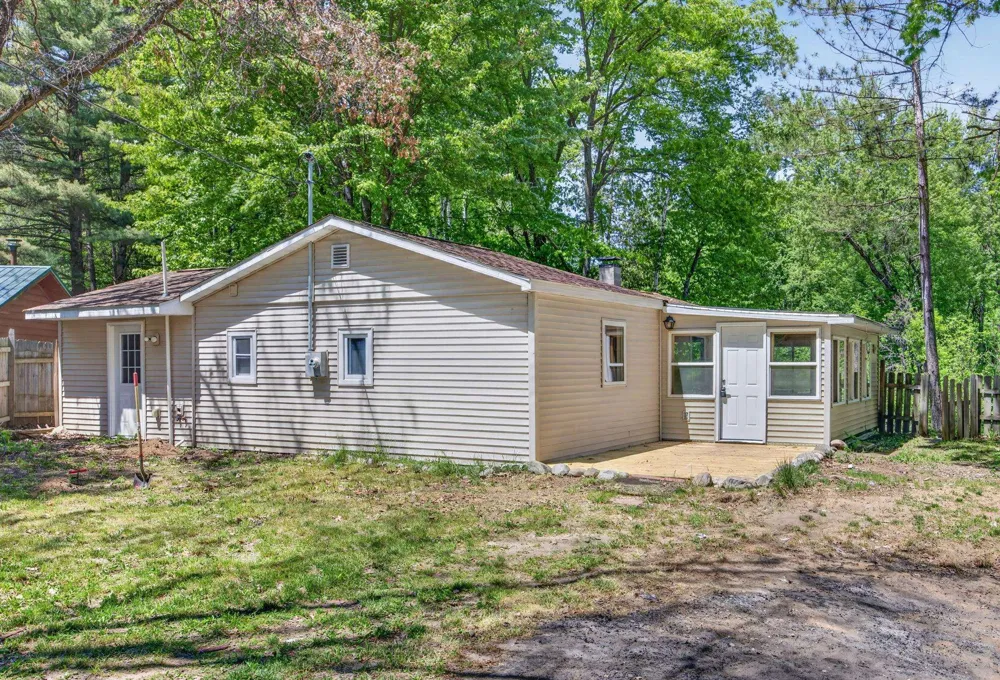 8538 W Haskell Lake Road Winterfield Township, MI 49665