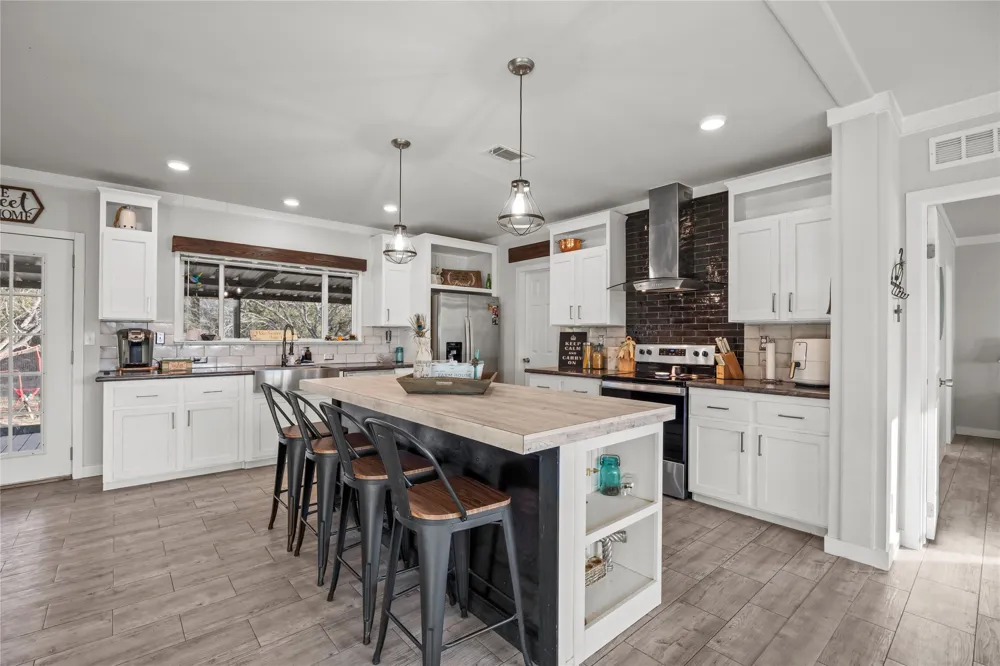 18855 FM 580 Lometa, TX 76853
