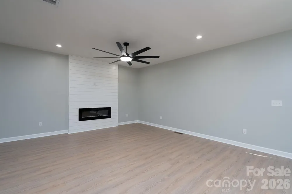 610 Queens Drive Dallas, NC 28034