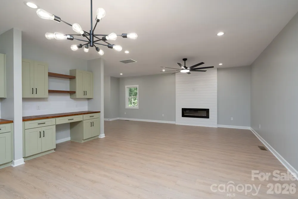 610 Queens Drive Dallas, NC 28034