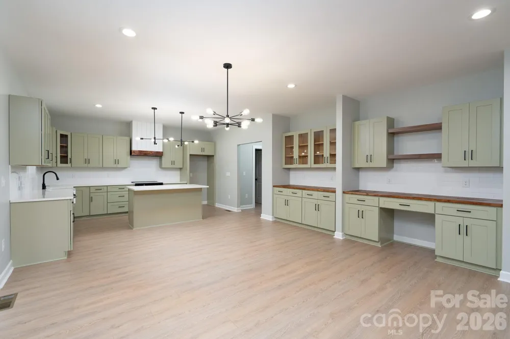 610 Queens Drive Dallas, NC 28034