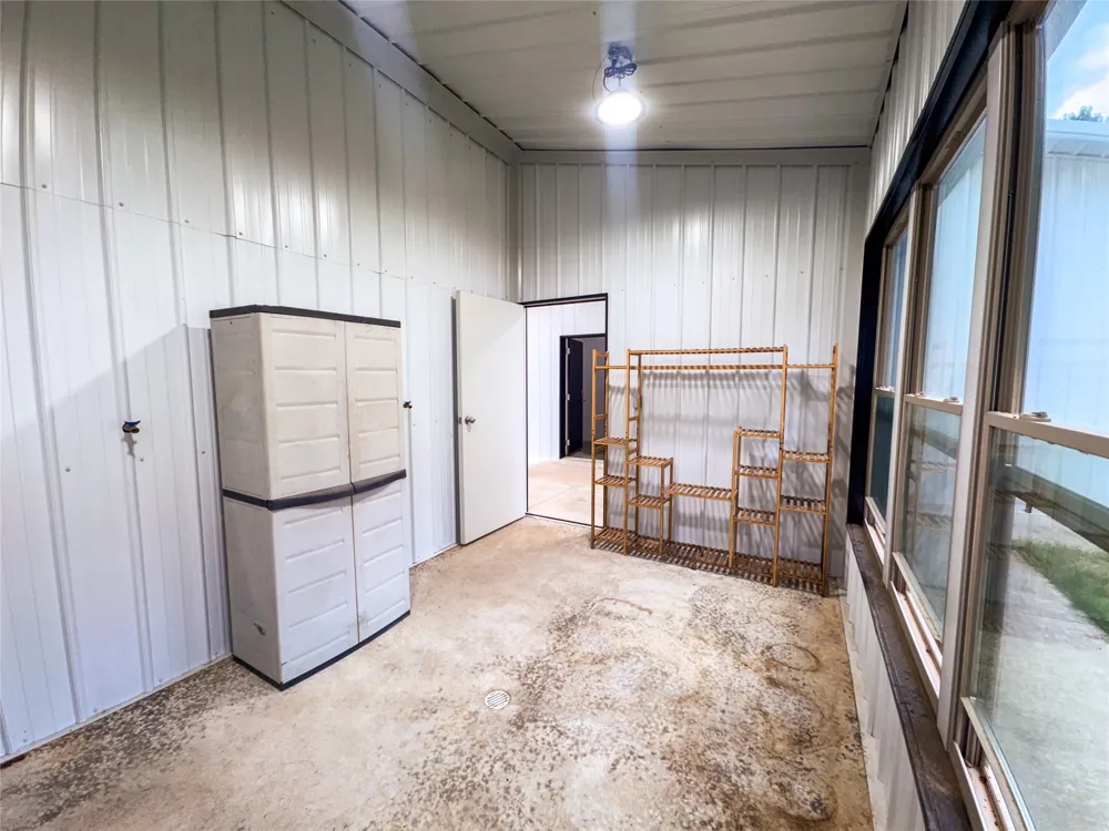 305 County Road 1145 Atlanta, TX 75551