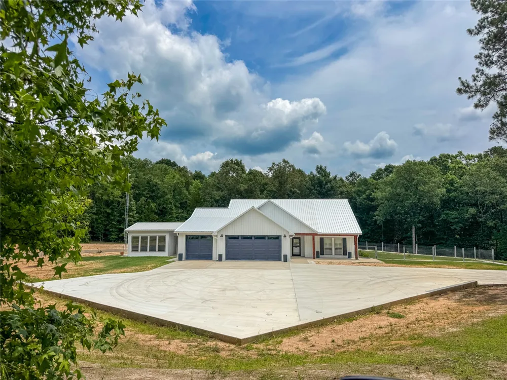 305 County Road 1145 Atlanta, TX 75551
