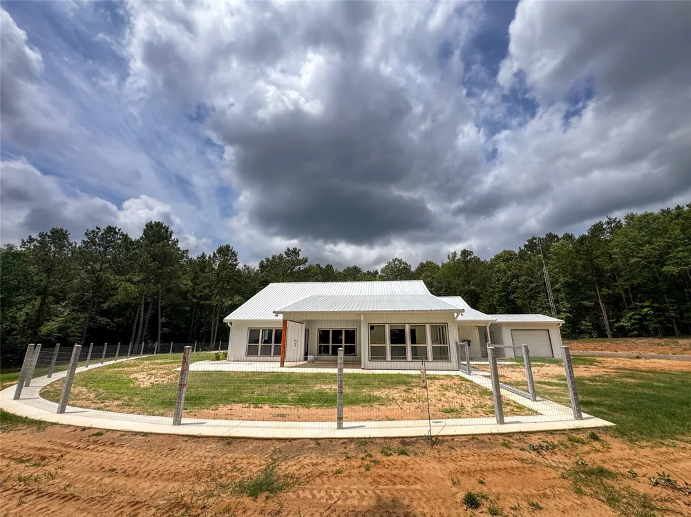 305 County Road 1145 Atlanta, TX 75551