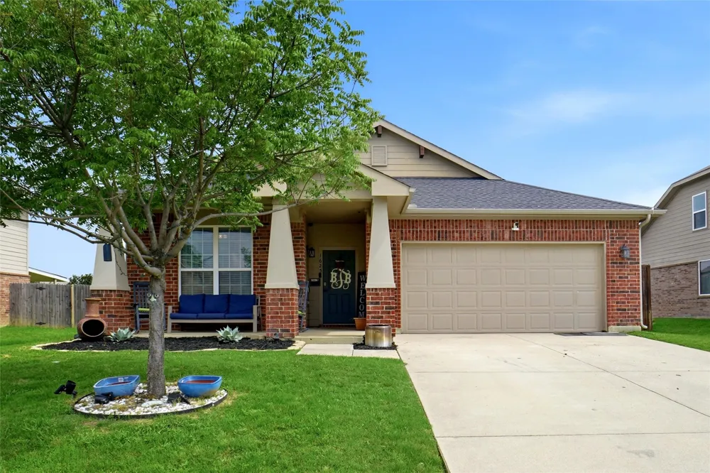 1625 Kawati Way Krum, TX 76249