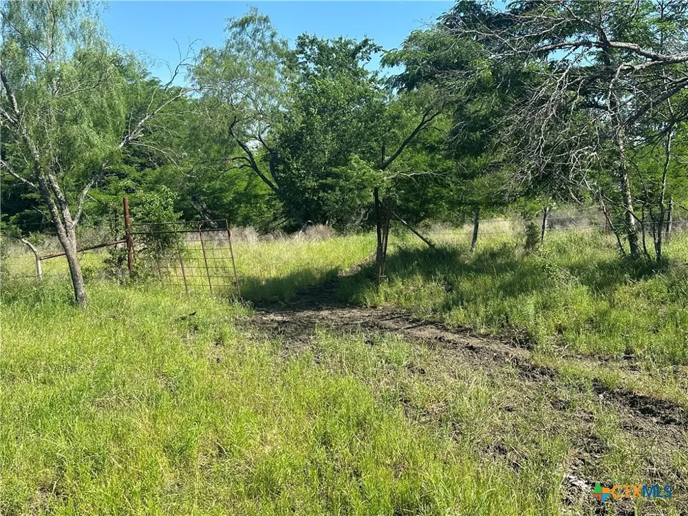 682 W Somers Lane Axtell, TX 76624