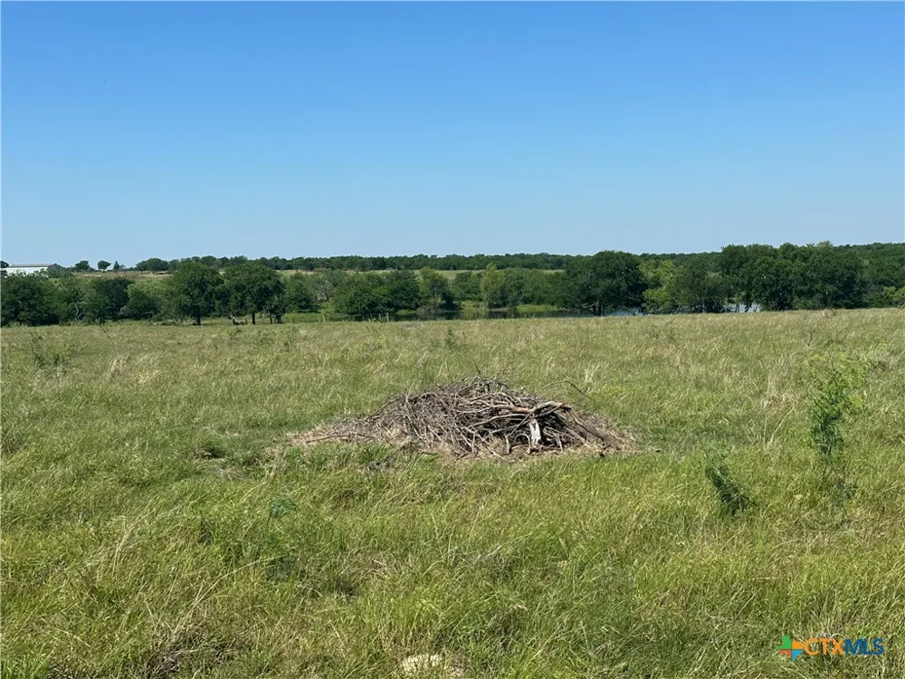 682 W Somers Lane Axtell, TX 76624
