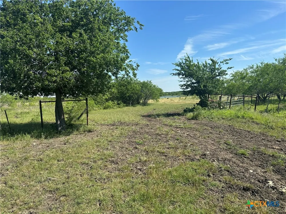 682 W Somers Lane Axtell, TX 76624