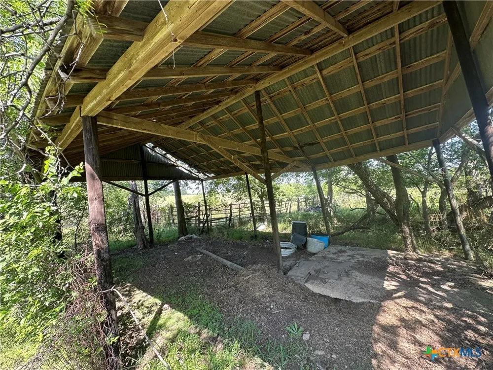 682 W Somers Lane Axtell, TX 76624