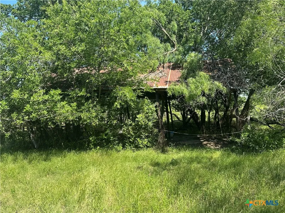 682 W Somers Lane Axtell, TX 76624