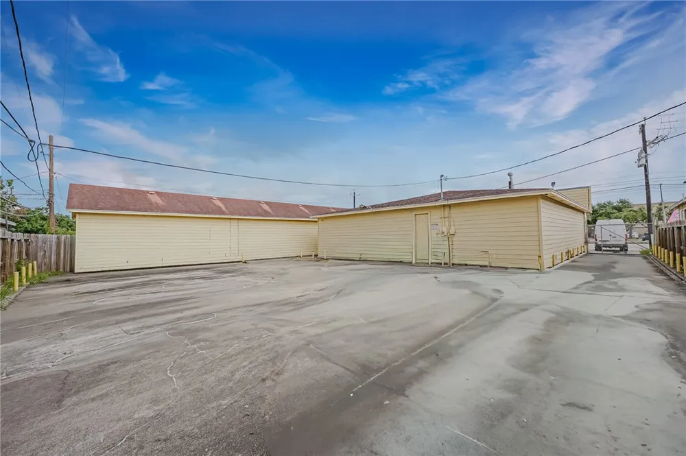 2621 Ayers Street Corpus Christi, TX 78404