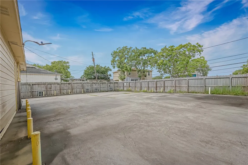 2621 Ayers Street Corpus Christi, TX 78404