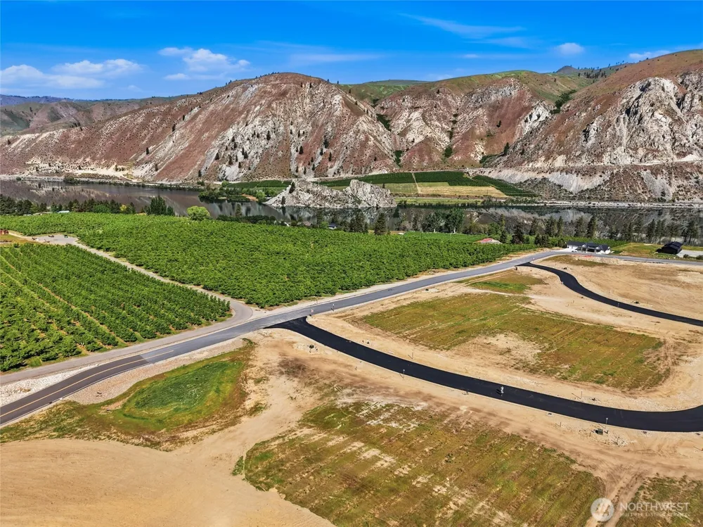 22 Stratastone Place Orondo, WA 98843