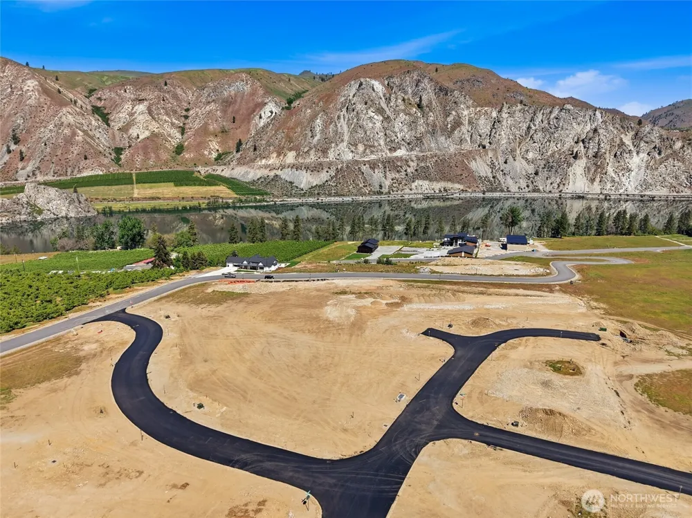 21 Cobblestone Drive Orondo, WA 98843
