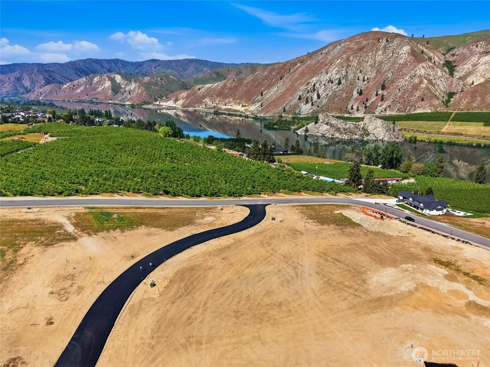 21 Cobblestone Drive Orondo, WA 98843