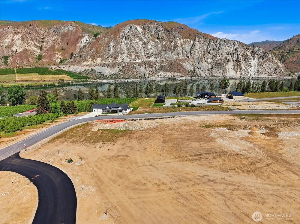 15 Cobblestone Drive Orondo, WA 98843