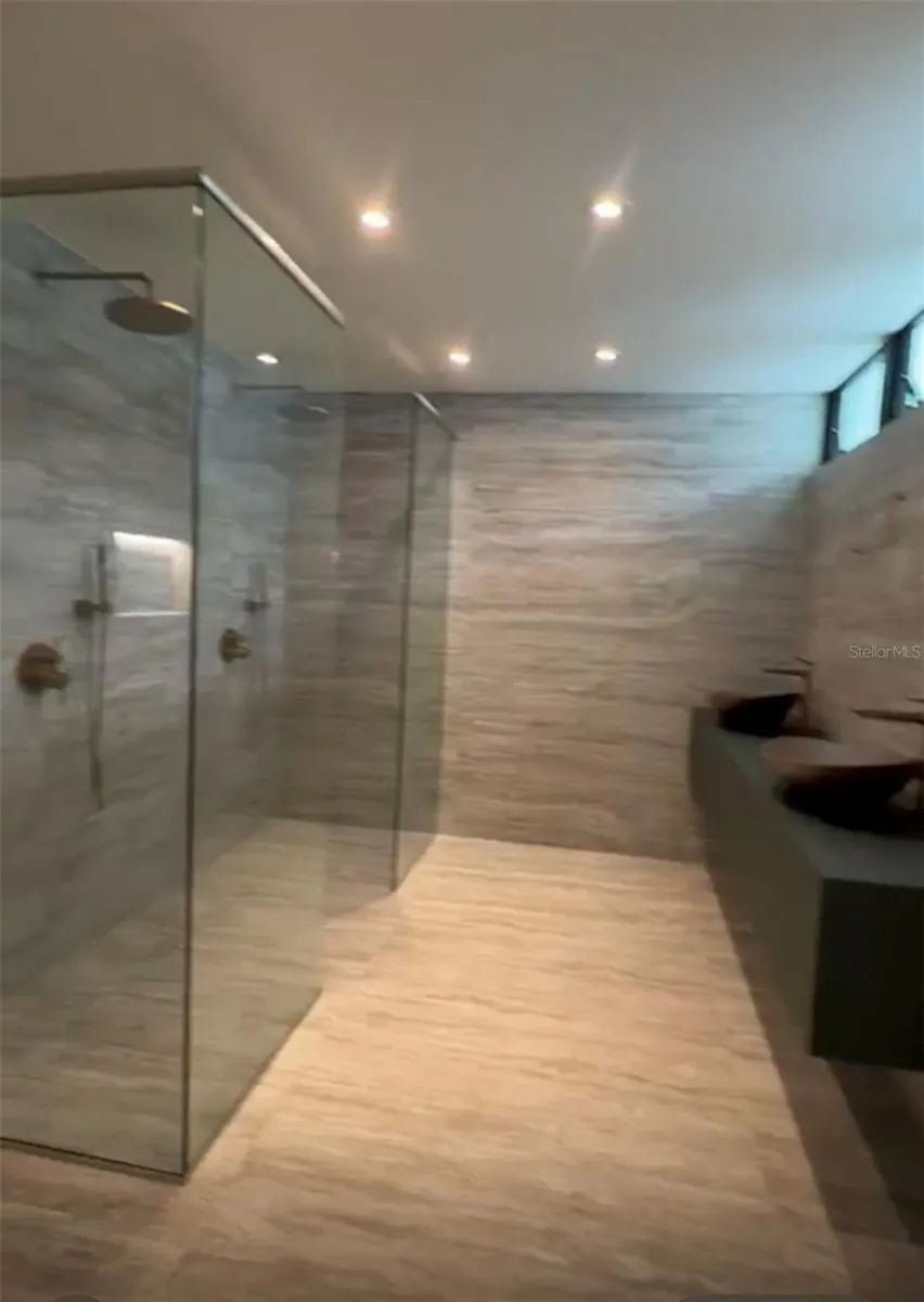 D1 SUN VALLEY Guaynabo, PR 00966
