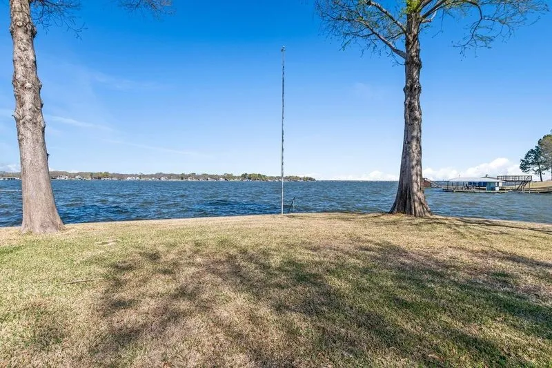 104 Sunset Cove Trinidad, TX 75163