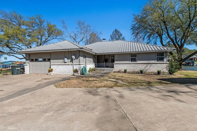104 Sunset Cove Trinidad, TX 75163