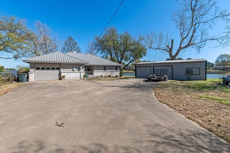 104 Sunset Cove Trinidad, TX 75163