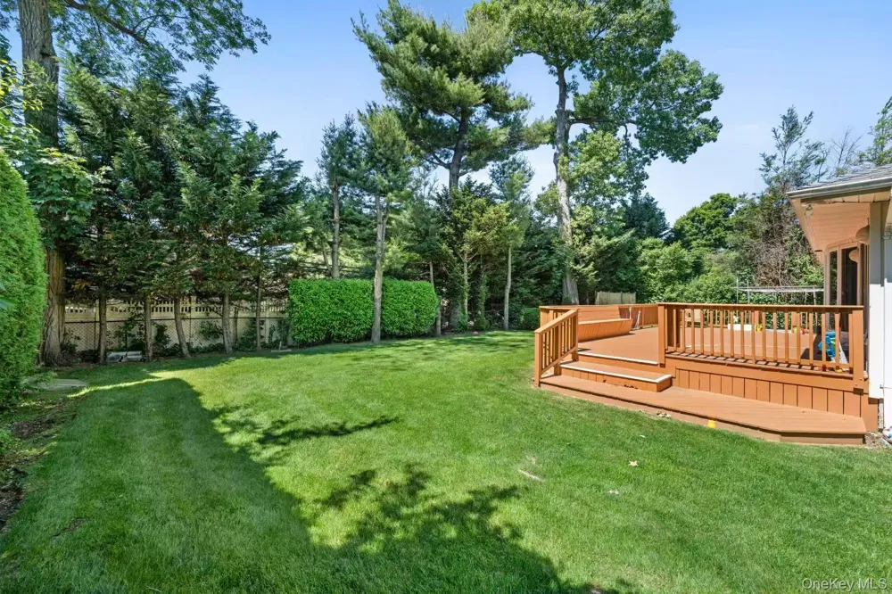 24 Holly Lane Jericho, NY 11753