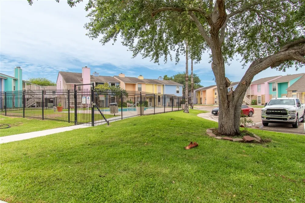 6702 Everhart #U-103 Corpus Christi, TX 78413