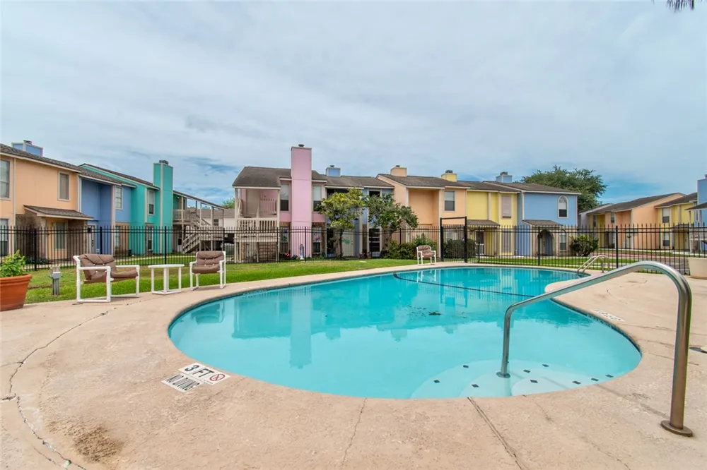 6702 Everhart #U-103 Corpus Christi, TX 78413