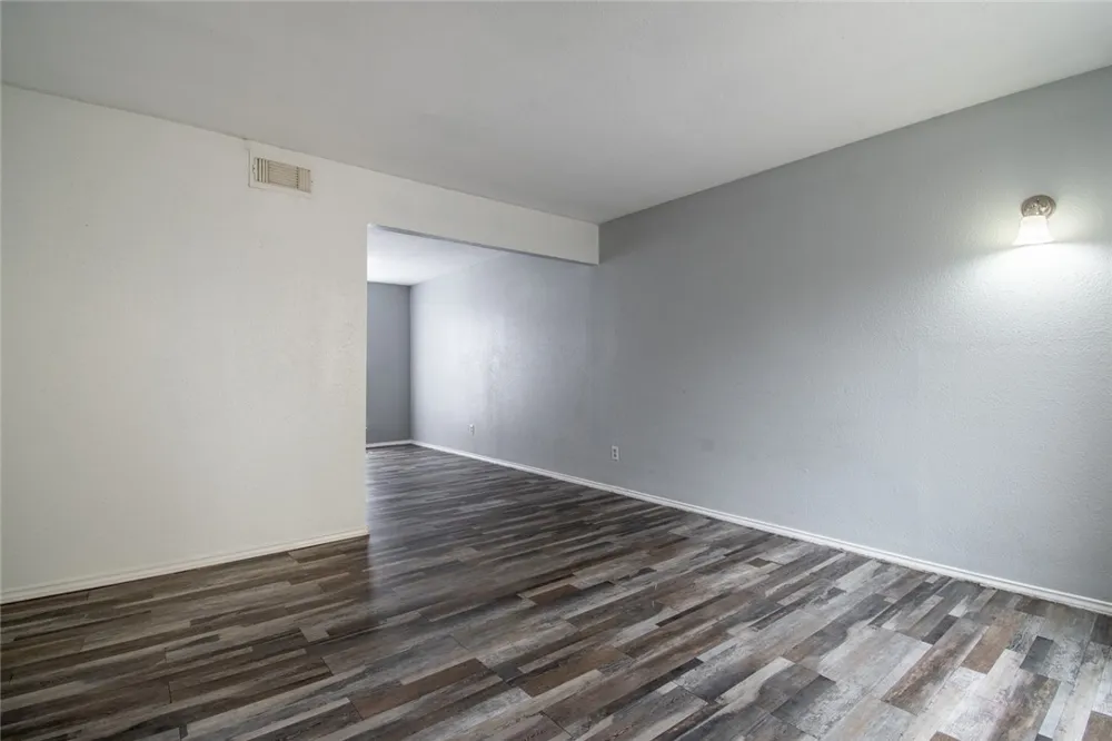6702 Everhart #U-103 Corpus Christi, TX 78413