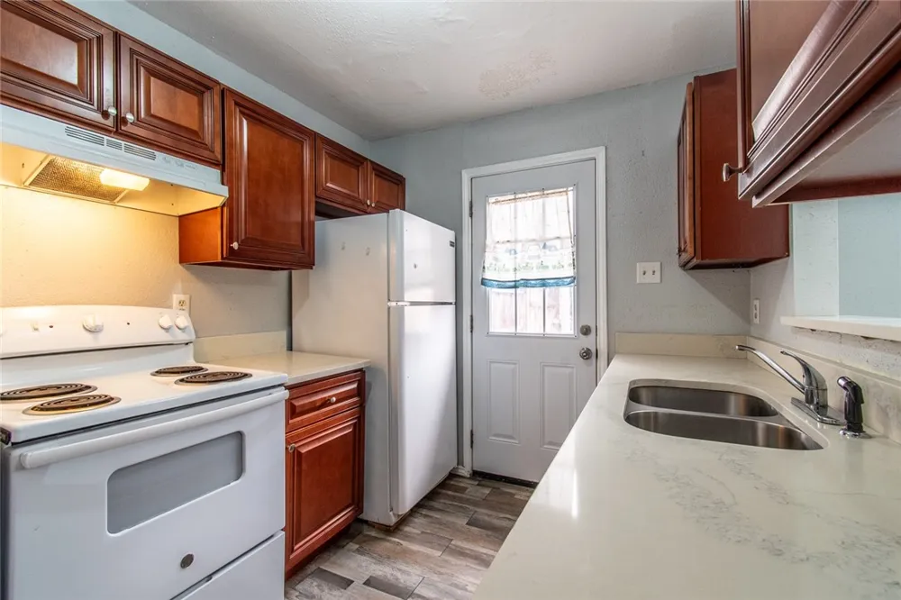 6702 Everhart #U-103 Corpus Christi, TX 78413