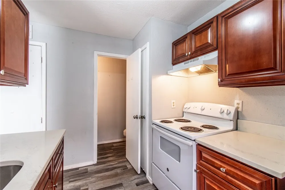 6702 Everhart #U-103 Corpus Christi, TX 78413