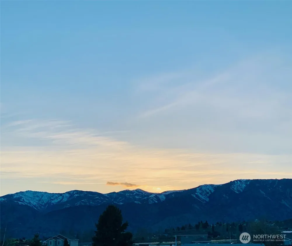127 Hurley Lane Manson, WA 98831