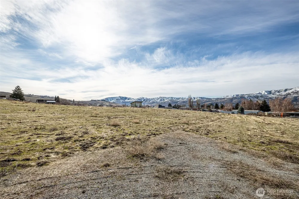 127 Hurley Lane Manson, WA 98831