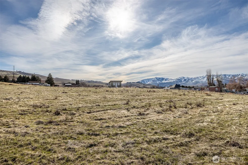 127 Hurley Lane Manson, WA 98831