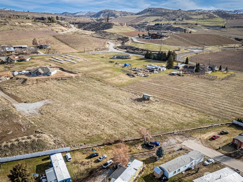 127 Hurley Lane Manson, WA 98831