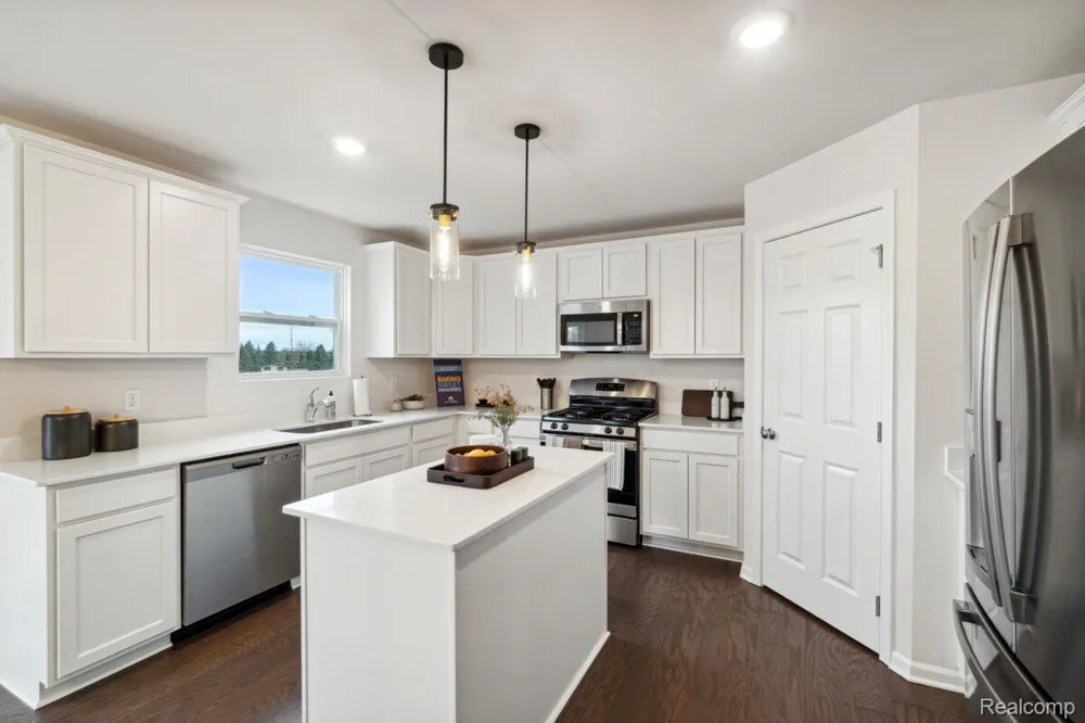 408 Hidden River W Holly Township, MI 48442