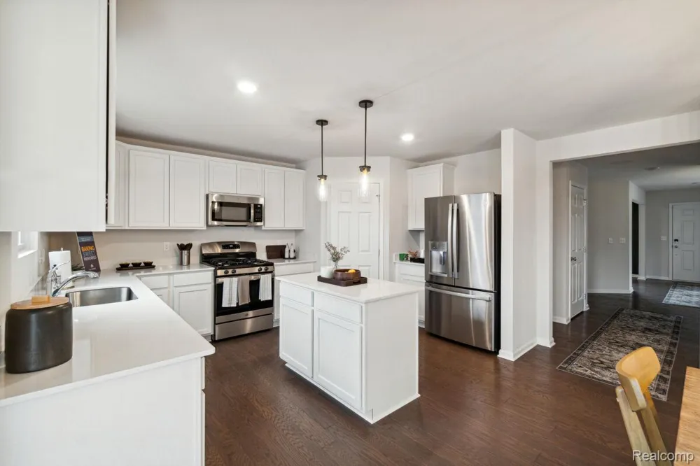 408 Hidden River W Holly Township, MI 48442