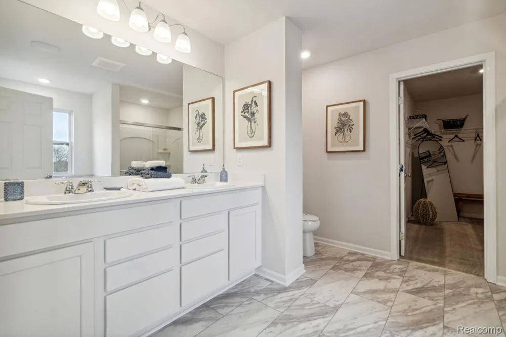 408 Hidden River W Holly Township, MI 48442