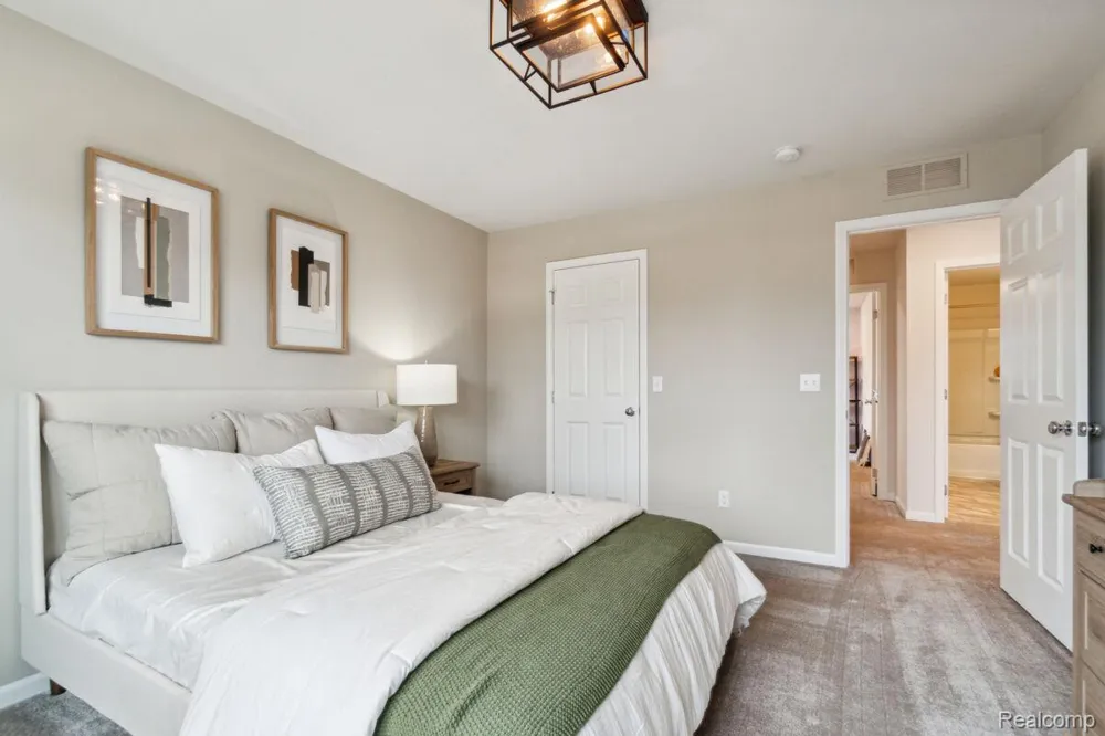 408 Hidden River W Holly Township, MI 48442