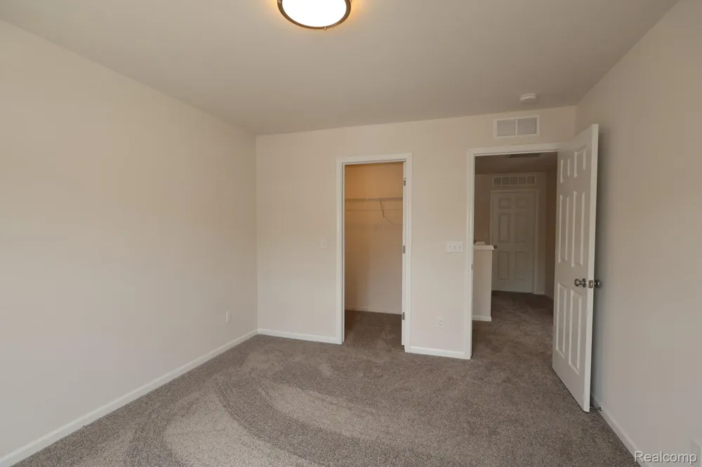 408 Hidden River W Holly Township, MI 48442
