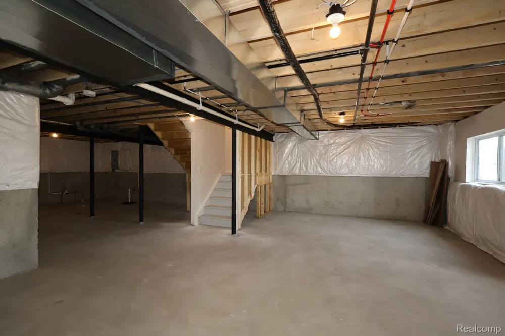 408 Hidden River W Holly Township, MI 48442