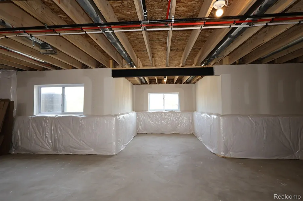 408 Hidden River W Holly Township, MI 48442