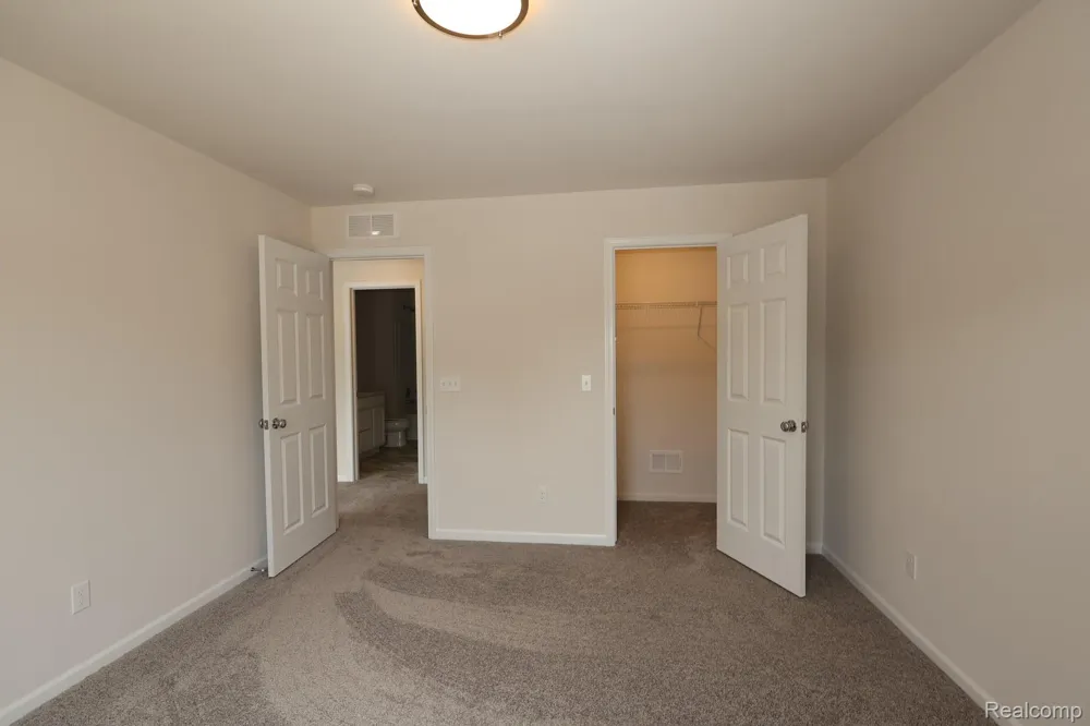 408 Hidden River W Holly Township, MI 48442