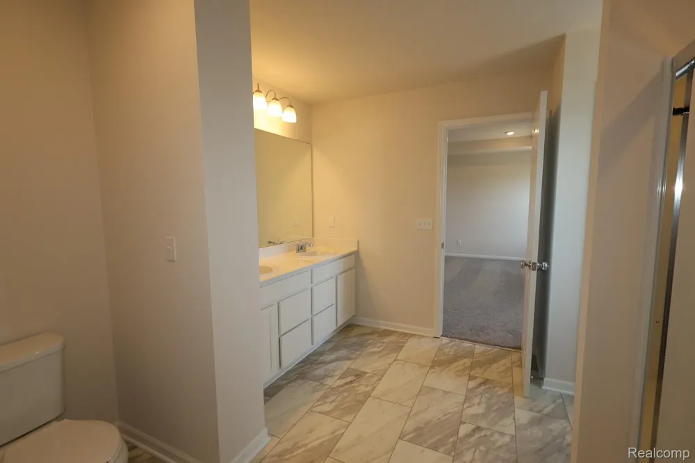 408 Hidden River W Holly Township, MI 48442