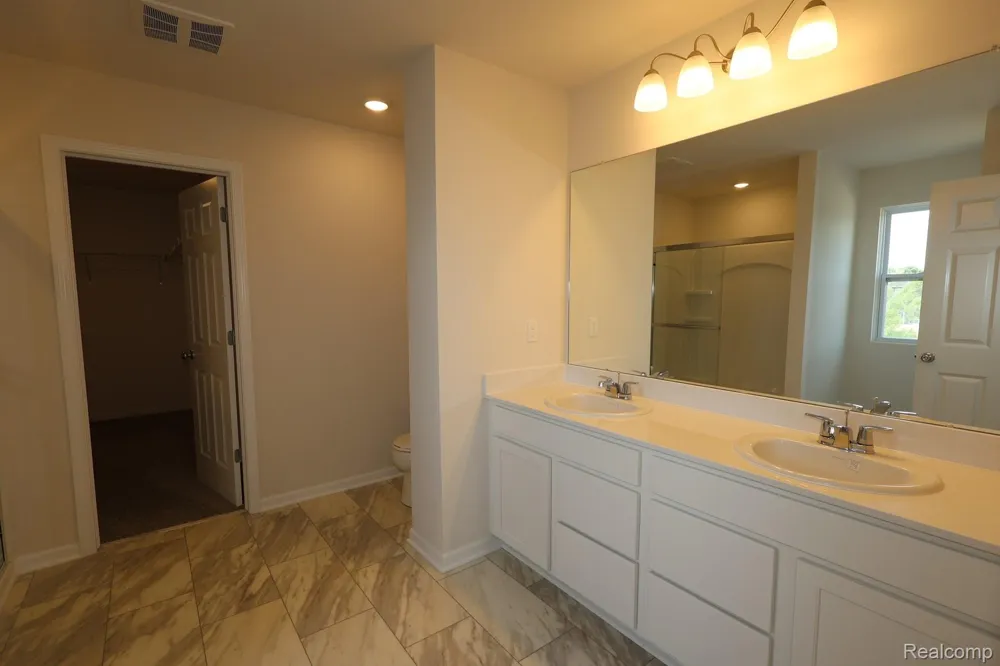 408 Hidden River W Holly Township, MI 48442
