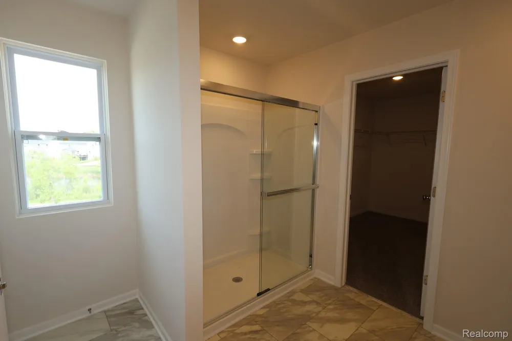 408 Hidden River W Holly Township, MI 48442