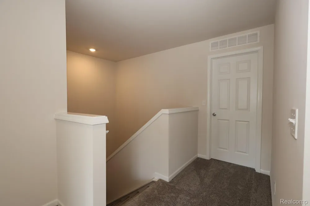 408 Hidden River W Holly Township, MI 48442