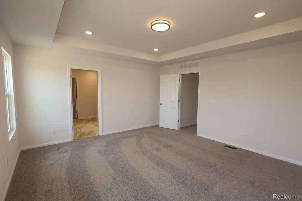 408 Hidden River W Holly Township, MI 48442