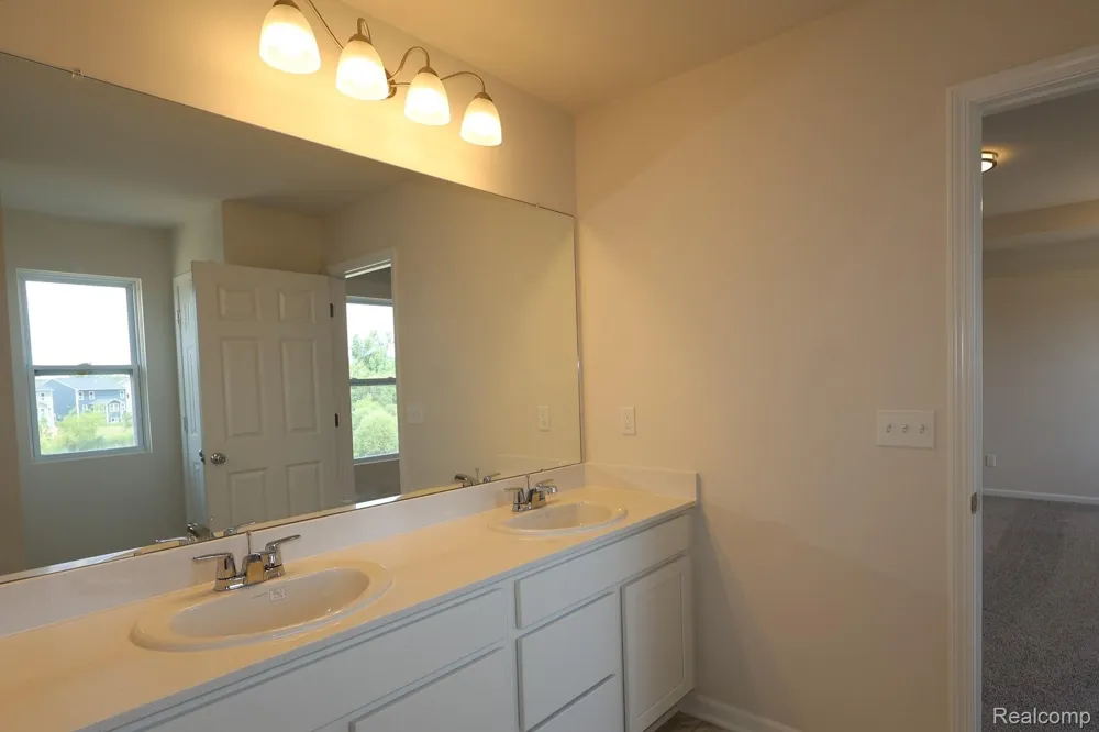 408 Hidden River W Holly Township, MI 48442