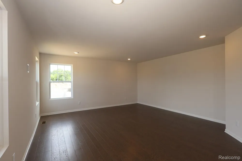 408 Hidden River W Holly Township, MI 48442