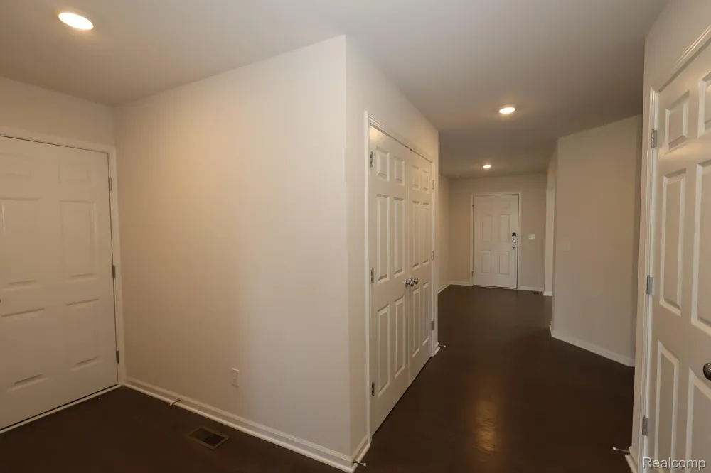 408 Hidden River W Holly Township, MI 48442